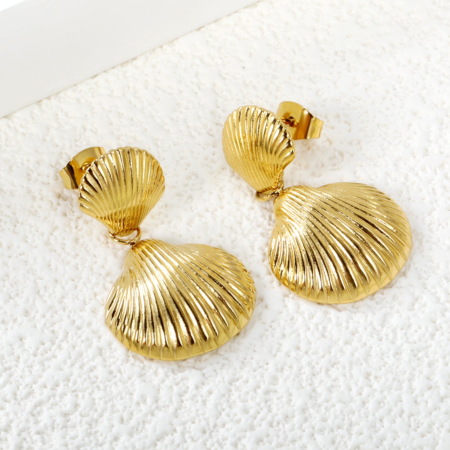 Seashell Gold Earrings